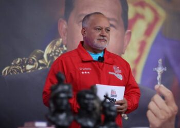 Diosdado Cabello. Foto Con el mazo