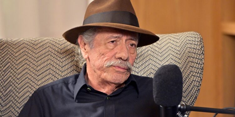 El actor James Olmos revela que superó un cáncer de garganta. Foto captura.