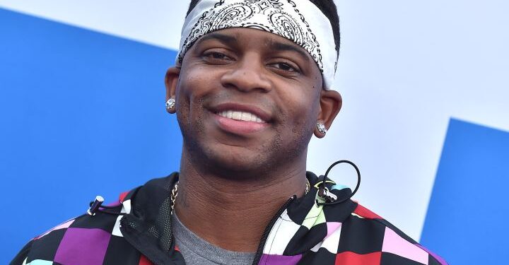 El cantante de country Jimmie Allen. Foto agencias.