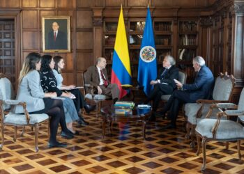El encuentro con el Canciller Álvaro Leyva Durán, Secretario General de la OEA, Luis Almagro.