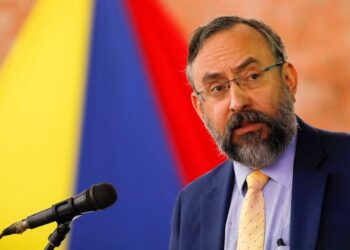 Jesús María Casal, presidente de la Comisión Nacional de Primarias, de la oposición de Venezuela, anuncia la fecha de las elecciones en un evento en Caracas, Venezuela Febrero 15, 2023. REUTERS/Leonardo Fernandez Viloria