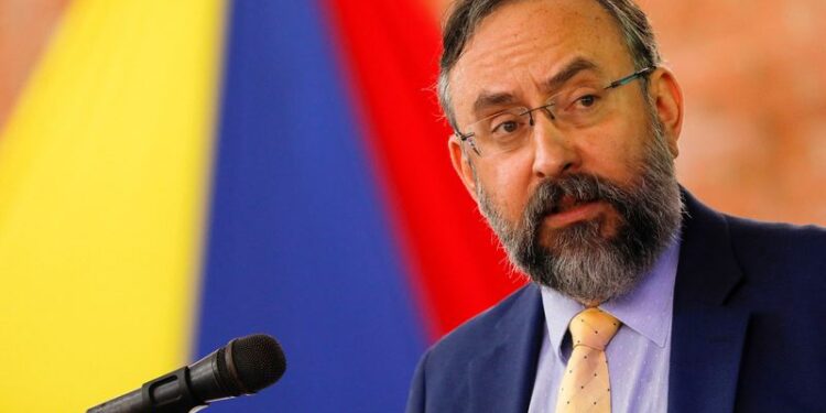 Jesús María Casal, presidente de la Comisión Nacional de Primarias, de la oposición de Venezuela, anuncia la fecha de las elecciones en un evento en Caracas, Venezuela Febrero 15, 2023. REUTERS/Leonardo Fernandez Viloria