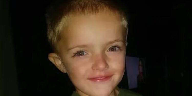 Grayson Boggs, de 6 años, murió tras caerle un rayo cuando volvía a casa del colegio con su padre. (GoFundMe)