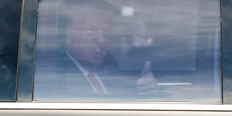 Miami (United States), 12/06/2023.- US former President Donald Trump gives a thumbs up from his car as he arrives to Trump National Doral Miami golf course the day before his scheduled federal court appearance in Doral, Florida, USA, 12 June 2023. Trump is facing multiple federal charges stemming from an US Justice Department investigation led by Special Counsel Jack Smith related to the former president'Äôs alleged mishandling of classified national security documents and is scheduled to turn himself into authorities on Tuesday in Miami. (Estados Unidos) EFE/EPA/JUSTIN LANE