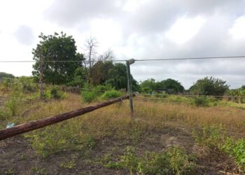 Comunidades en la Guajira. Caída de un poste de luz. Foto Radio Fe y Alegría Noticias