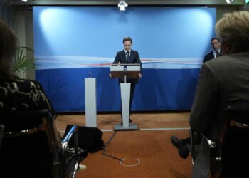 The Hague (Netherlands), 07/07/2023.- Dutch Prime Minister Mark Rutte speaks to the press after the government coalition collapsed following failed consultations on asylum policy, The Hague, Netherlands, 07 July 2023. Rutte on 07 July announced the government will resign as disagreements among coalition parties about asylum policy were 'irreconcilable'. (Países Bajos; Holanda, La Haya) EFE/EPA/PHIL NIJHUIS