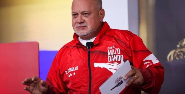 Diosdado Cabello. Foto Con el mazo