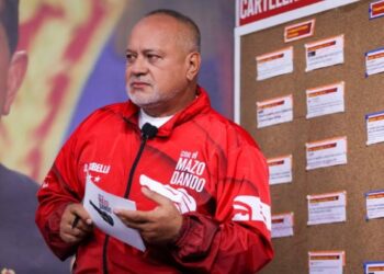 Diosdado Cabello. Foto Con el mazo