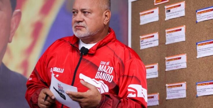 Diosdado Cabello. Foto Con el mazo