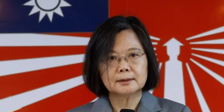 La presidenta de Taiwán, Tsai Ing-wen, en Kinmen, Taiwán, el 23 de agosto de 2023. REUTERS/Ann Wang/