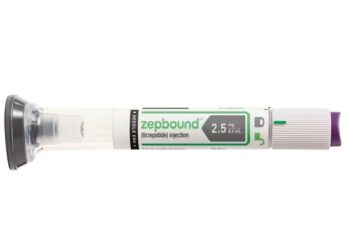 La aprobación de la FDA indica que las personas que toman Zepbound también pueden presentar eructos, caída del cabello y enfermedad por reflujo gastroesofágico