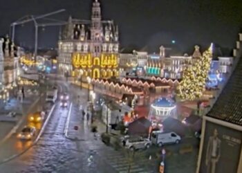 Bélgica, árbol de navidad. Foto captura de video.