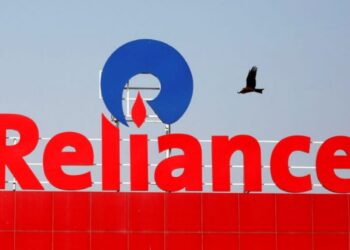 Foto de archivo ilustrativa del logo de Reliance en Ahmedabad, India