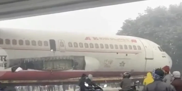 Avión en Bombay. Foto captura de video.