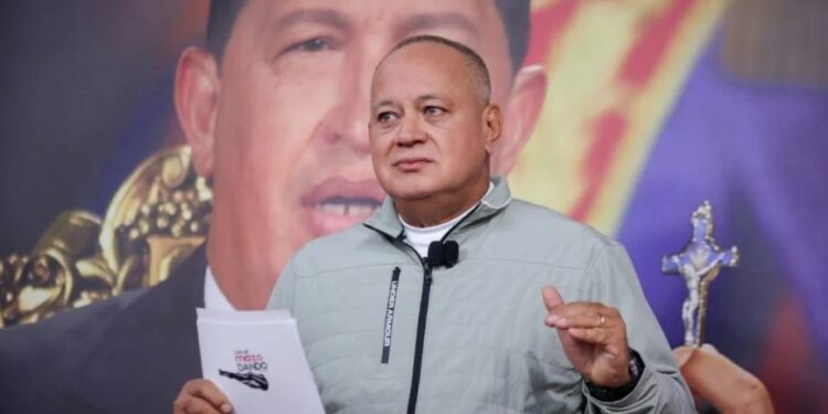 Diosdado Cabello. Foto Con el mazo