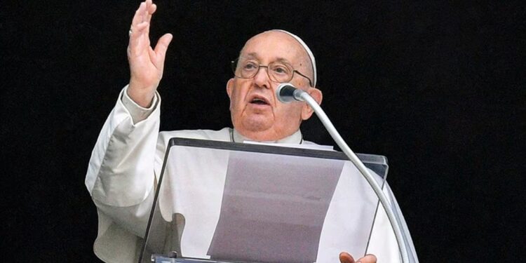 El pontificado de Francisco avanza hacia una nueva significación de los estándares establecidos años atrás en la Iglesia católica. | Foto: AFP