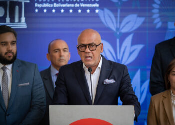 (VENEZUELA) 19/02/2024.- El presidente de la Asamblea Nacional, Jorge Rodríguez, habla durante una rueda de prensa este lunes en Caracas (Venezuela). La oposición mayoritaria de Venezuela, agrupada en la Plataforma Unitaria Democrática (PUD), presentó este lunes una propuesta de calendario para las presidenciales de este año -aún sin fecha definida- que será revisada por la Asamblea Nacional (AN, Parlamento), controlada por el chavismo. EFE/ Rayner Peña R.