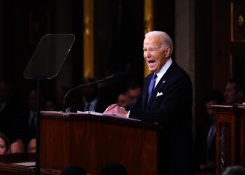 Washington (United States), 08/03/2024.- US President Joe Biden delivers his third State of the Union address to a joint session of Congress in the House Chamber of the US Capitol in Washington, DC, USA, 07 March 2024. EFE/EPA/SHAWN THEW / POOL