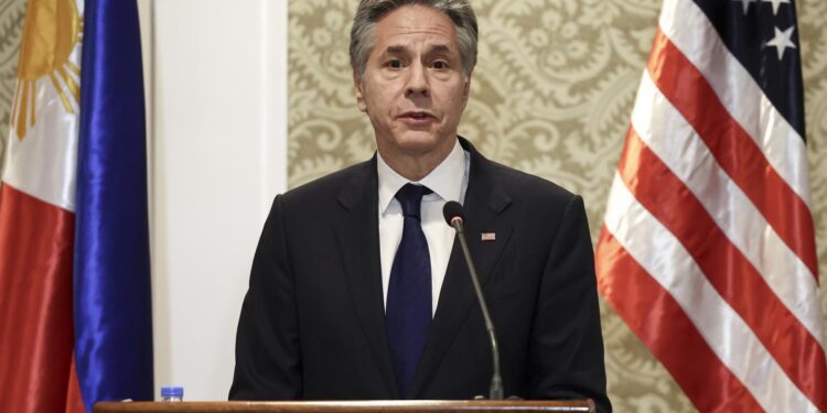 Manila (Philippines), 19/03/2024.- US Secretary of State Antony Blinken speaks during a joint press conference with Philippines' Secretary of Foreign Affairs Enrique Manalo (not pictured) in Manila, Philippines, 19 March 2024. During his visit to Manila, the US Secretary of State is expected to hold talks with Philippine President Ferdinand Marcos Jr., on issues of boosting ties and cooperativity between the two countries. (Filipinas) EFE/EPA/ELOISA LOPEZ / POOL