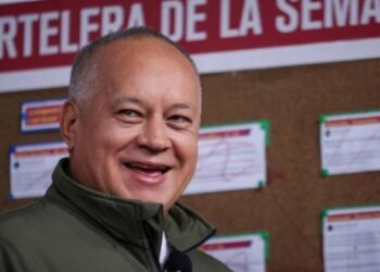 Diosdado Cabello. Foto Con el mazo.