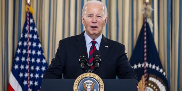 Washington (United States), 05/03/2024.- US President Joe Biden convenes a meeting of his Competition Council to announce a new 'strike force,' led jointly by the Department of Justice and the Federal Trade Commission (FTC), to fight 'corporate rip-offs' in the State Dining Room of the White House in Washington, DC, USA, 05 March 2024. Biden said the actions will cut down on excessive credit card late fees, as well as help make health care markets more affordable. EFE/EPA/JIM LO SCALZO / POOL