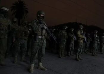 Chile decretó el toque de queda nocturno en tres comunas de la provincia de Aracuco tras el asesinato de los carabineros (REUTERSIván Alvarado).