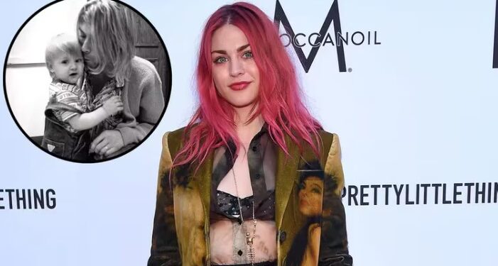 Frances Bean Cobain, hija de Kurt Cobain y Courtney Love, compartió un mensaje para su difunto padre en su 30° aniversario luctuoso (Shutterstock)