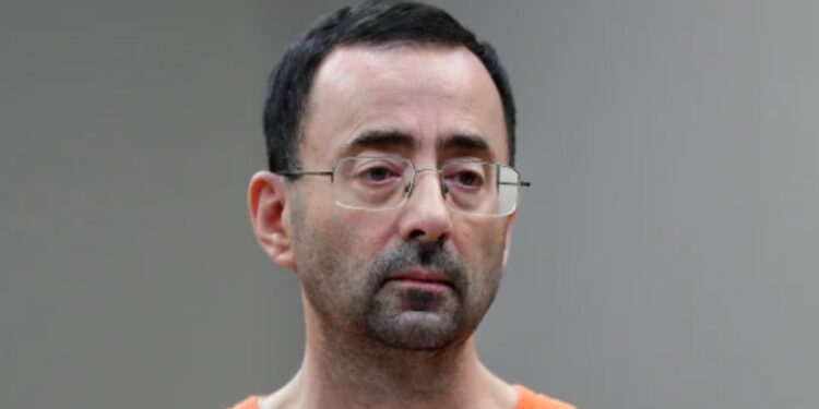 Larry Nassar en la corte para una audiencia de declaración de culpabilidad en Lansing, Michigan, en 2017.Paul Sancya AP file.