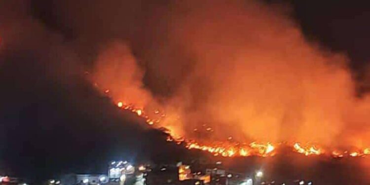 Incendio Caracas. Foto @RCamachoVzla