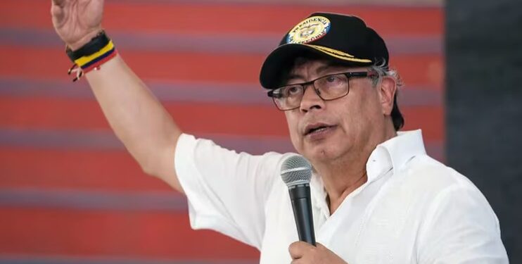 Presidente Gustavo Petro expresó que es necesario un referendo para llevar a canon constitucional el acuerdo nacional que no se contempló en 1991 - crédito Andrea Puentes/Presidencia