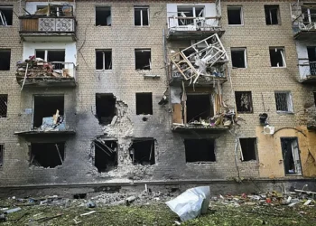 Un edificio derruido en Jersón por bombardeos rusos.AP