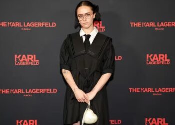 Ella Emhoff se define como una artista multifacética y es uno de los íconos de la moda en la actualidad (Photo by Jared Siskin/Getty Images for Karl Lagerfeld)