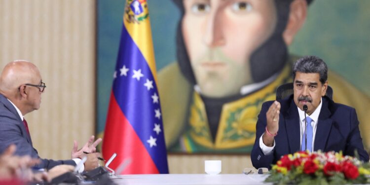 Handout photo released by Miraflores presidential palace press office shows Venezuela's President Nicolas Maduro da cabinet meeting with the National Defense Council and the Council of State at the Foreign Ministry building in Caracas, Venezuela on August 12, 2024. Maduro called for an "iron hand" on the state powers following protests against his re-election bid in the July 28 election and amid allegations of fraud, which left 25 people dead. (Photo by ZURIMAR CAMPOS / Venezuelan Presidency / AFP) / RESTRICTED TO EDITORIAL USE - MANDATORY CREDIT AFP PHOTO /  VENEZUELAN PRESIDENCY PRESS OFFICE - NO MARKETING - NO ADVERTISING CAMPAIGNS - DISTRIBUTED AS A SERVICE TO CLIENTS