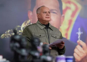 Diosdado Cabello. Foto Con el mazo