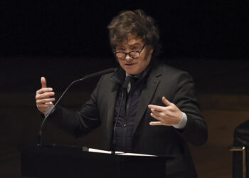 El presidente de la República Argentina, Javier Milei, pronuncia un discurso en la inauguración del III Encuentro Regional de Foro Madrid Río de La Plata 2024 este jueves, en Buenos Aires (Argentina). EFE/Matias Martin Campaya