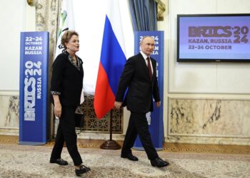 Kazan (Russian Federation), 21/10/2024.- Russia's President Vladimir Putin (R) meets with Dilma Rousseff, Chair of the New Development Bank and former president of Brazil, on the sidelines of the BRICS Summit at Kazan Kremlin in Kazan, Russia, 22 October 2024. The BRICS summit takes place from 22 to 24 October and is expected to be the largest foreign policy event ever held in Russia. (Brasil, Rusia) EFE/EPA/ALEXANDER KAZAKOV / SPUTNIK / KREMLIN POOL MANDATORY CREDIT