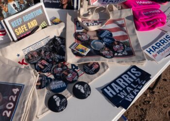 Chandler (United States), 10/10/2024.- Campaign items for Democratic presidential candidate US Vice President Kamala Harris are displayed outside a campaign rally at Rawhide Event Center in Chandler, Arizona, USA, 10 October 2024. (Elecciones) EFE/EPA/MOLLY PETERS