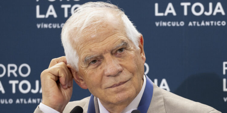 FOTODELDÍA O GROVE (PONTEVEDRA), 03/10/2024.- El Alto Representante para la Política Exterior de la UE, Josep Borrell, durante la rueda de prensa que ofreció en el marco del Foro de La Toja, que comienza este jueves en O Grove. EFE/Lavandeira jr