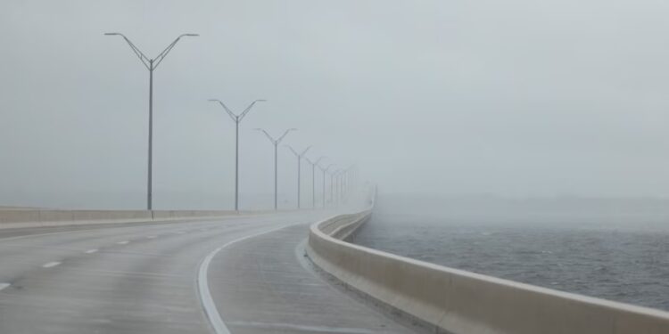 Pensacola y otras áreas del occidente de Florida están bajo advertencia de heladas, marcando el inicio del frío estacional. (REUTERS/Ricardo Arduengo)