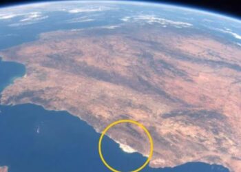 El mar de plástico de Almería se ve claramente a simple vista desde el espacio (NASA)