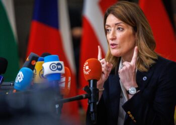 Brussels (Belgium), 19/12/2024.- European Parliament President Roberta Metsola speaks with the media at the EU Summit in Brussels, Belgium, 19 December 2024. EU leaders are meeting in Brussels to discuss Ukraine, the EU in the world, the Middle East, resilience and preparedness, migration, and foreign policy issues. (Bélgica, Ucrania, Bruselas) EFE/EPA/OLIVIER MATTHYS