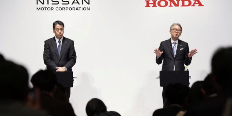 Nissan y Honda anunciaron el inicio de las negociaciones para una alianza automotriz. (Kyodo/REUTERS)