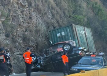 Carretera Panamericana, sentido Los Teques. Foto Román Camacho Telegram.